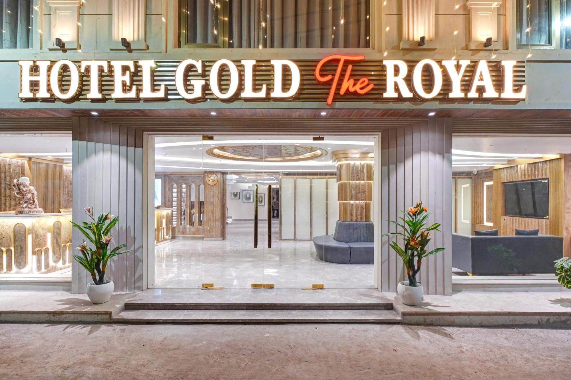 Newly Built Gold The Royal With Rooftop Restaurant - 2Mins Walk From New Delhi Rail Station & 5Mins From Connaught Place מראה חיצוני תמונה
