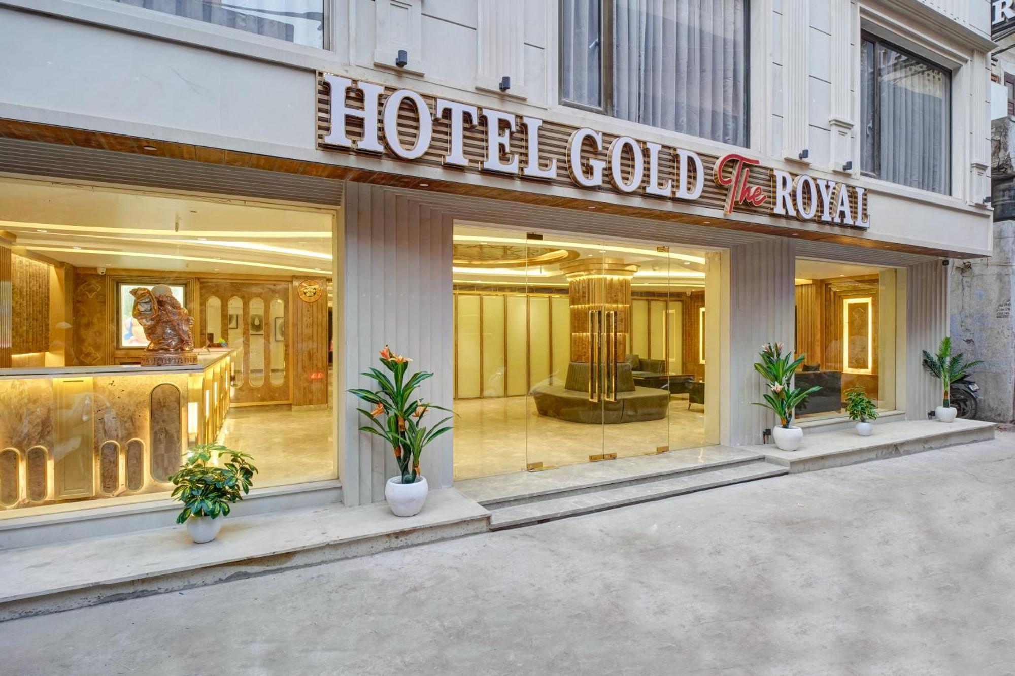 Newly Built Gold The Royal With Rooftop Restaurant - 2Mins Walk From New Delhi Rail Station & 5Mins From Connaught Place מראה חיצוני תמונה